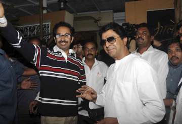 uddhav thackeray discharged from hospital