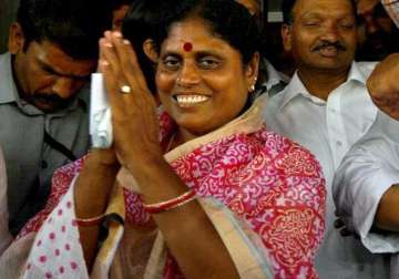 united andhra ysr widow vijayamma to sit on indefinite fast from sunday