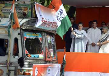 uttarakhand congress relief trucks flagged by sonia rahul run out of fuel stuck in rishikesh