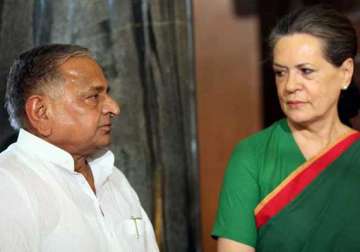 vadra land deals mulayam mayawati back sonia gandhi