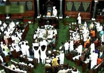 lok sabha defeats bjp motion against fdi in retail by 253 to 218 votes live reporting