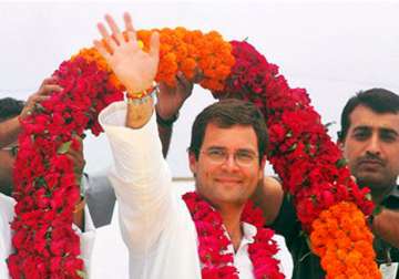 warm welcome for rahul gandhi on return to delhi