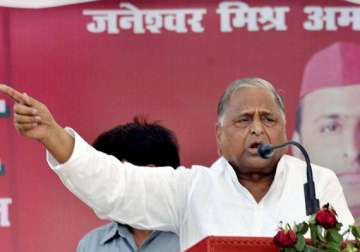 will stake claim to the pm post if thrid front wins mulayam