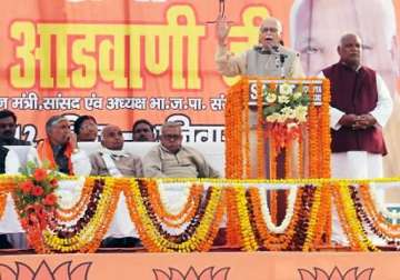 will oppose undemocratic means of grabbing power says advani