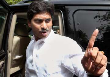 ysr congress leading in 15 assembly seats in andhra bypolls