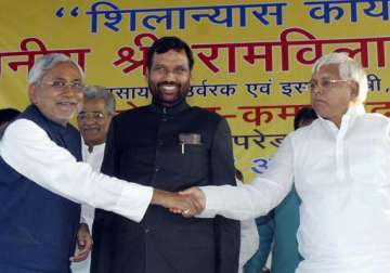 2012 lalu paswan make unsuccessful bid to rock nitish boat in bihar