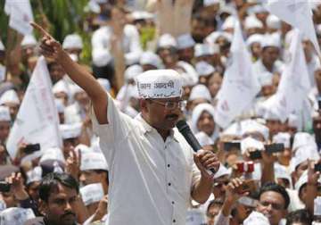 kejriwal s varanasi road show confident of record victory says aap supremo