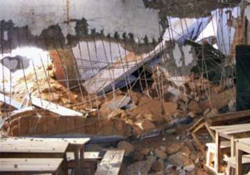 300 students hit as maoists blow up bihar school
