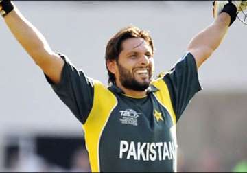 afridi to get overseas clearance from pcb