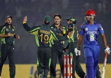 asia cup akmal ton sets up 72 run win for pakistan