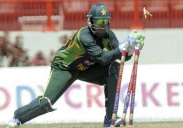 akmal to continue keep wickets in t20s and odis