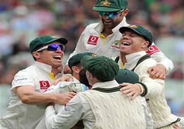 australia inflicts innings defeat on sri lanka in second test