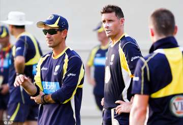 australia must improve to beat pak says mike hussey