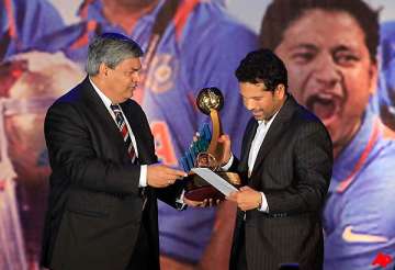 bcci felicitates world cup winning team sachin durrani honoured