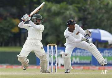 bangladesh trails sri lanka by 435 8 wickets left