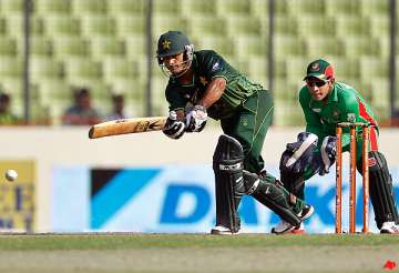 pakistan beat bangladesh by 2 runs win asia cup