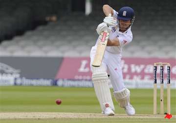england beats west indies by 5 wickets in 1st test
