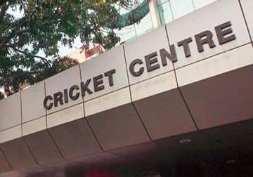 delhi court restrains bcci from holding special general meeting