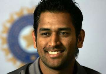 dhoni a rare breed of cricketer dean jones says