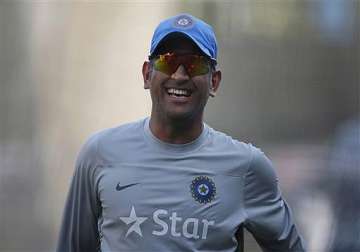 dhoni named captain of world t20 team of tournament