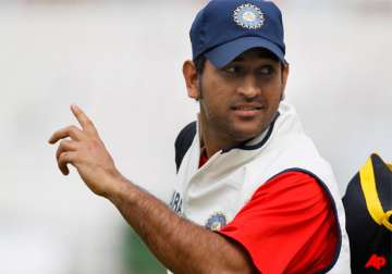 dhoni rues lack of partnerships after t20 defeat