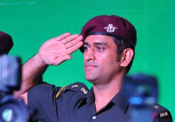 dhoni to visit army bases in border areas