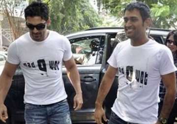 don t be harsh on dhoni says john abraham