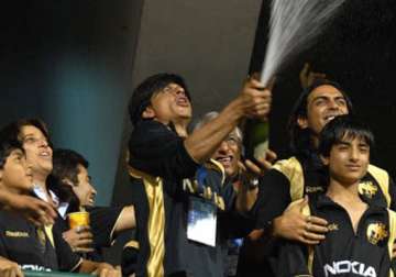 ed questions shah rukh khan for seven hours over kkr shares