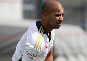 elgar replaces injured duminy for south africa
