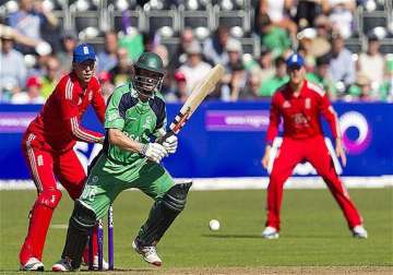 england beats ireland by 6 wickets in odi