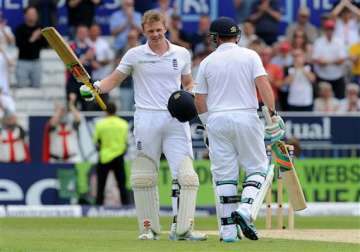 england leads sri lanka by 63 runs in 2nd test