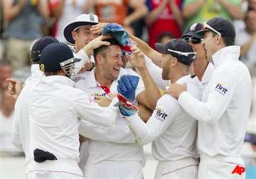 clinical england demolish india by 319 runs in 2nd test