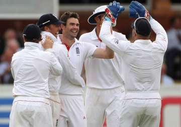 anderson picks five for as india lose first test by 196 runs