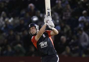 india lose fifth odi by 6 wkts end england tour without a win