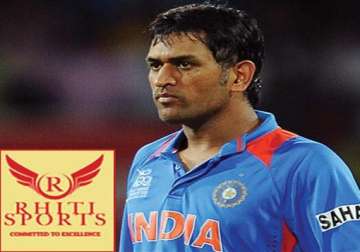 ex cricketers blast dhoni over rhiti sports