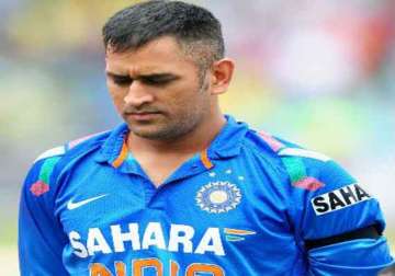 failure of middle order reason for pathetic show dhoni