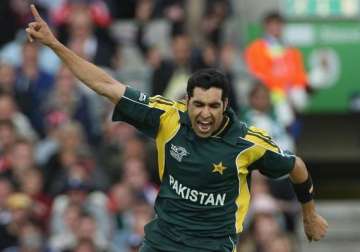 fast bowler gul hopes to get fully fit