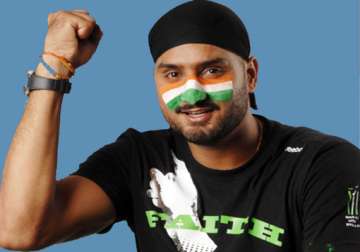 harbhajan singh becomes namkeen seller for mission sapne