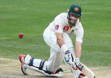 hussey out for 25 in his final test