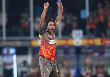 ipl6 amit mishra escapes from being given out for obstructing field