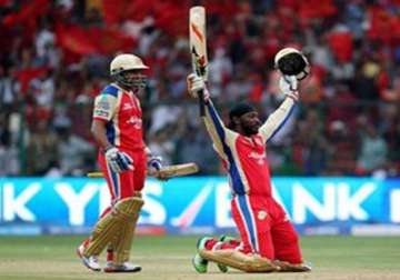 ipl6 mccullum congratulates gayle for breaking his record