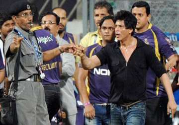 ipl6 mumbai police won t stop shah rukh khan from entering wankhede stadium