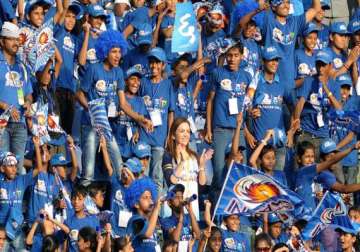 ipl 7 18 000 underprivileged children to cheer for mumbai indians