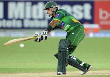 in form hafeez selects himself for pakistan test team