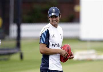 ind vs eng england players still back me as captain says cook