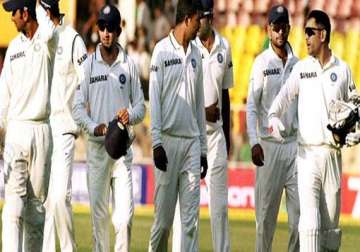 india stare at defeat in second test