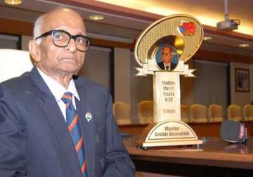 india s oldest test player mantri dies