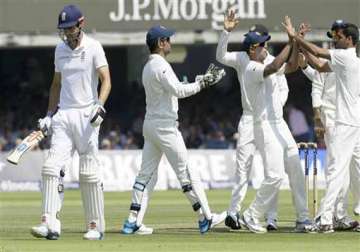 india tighten grip on 2nd test by reducing england 51/2 at lunch day 2 2nd test