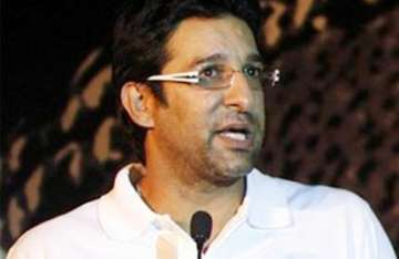 wasim urges pakistan to unite for world cup