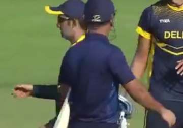 watch gautam gambhir avoids dhoni after vijay hazare trophy match